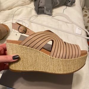 Antelope Peek a Boo wedge sandal. Size UK 39/US 9